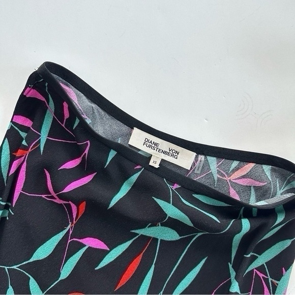 Diane von Furstenberg Mae Crepe Midi Skirt - Picture 8 of 9